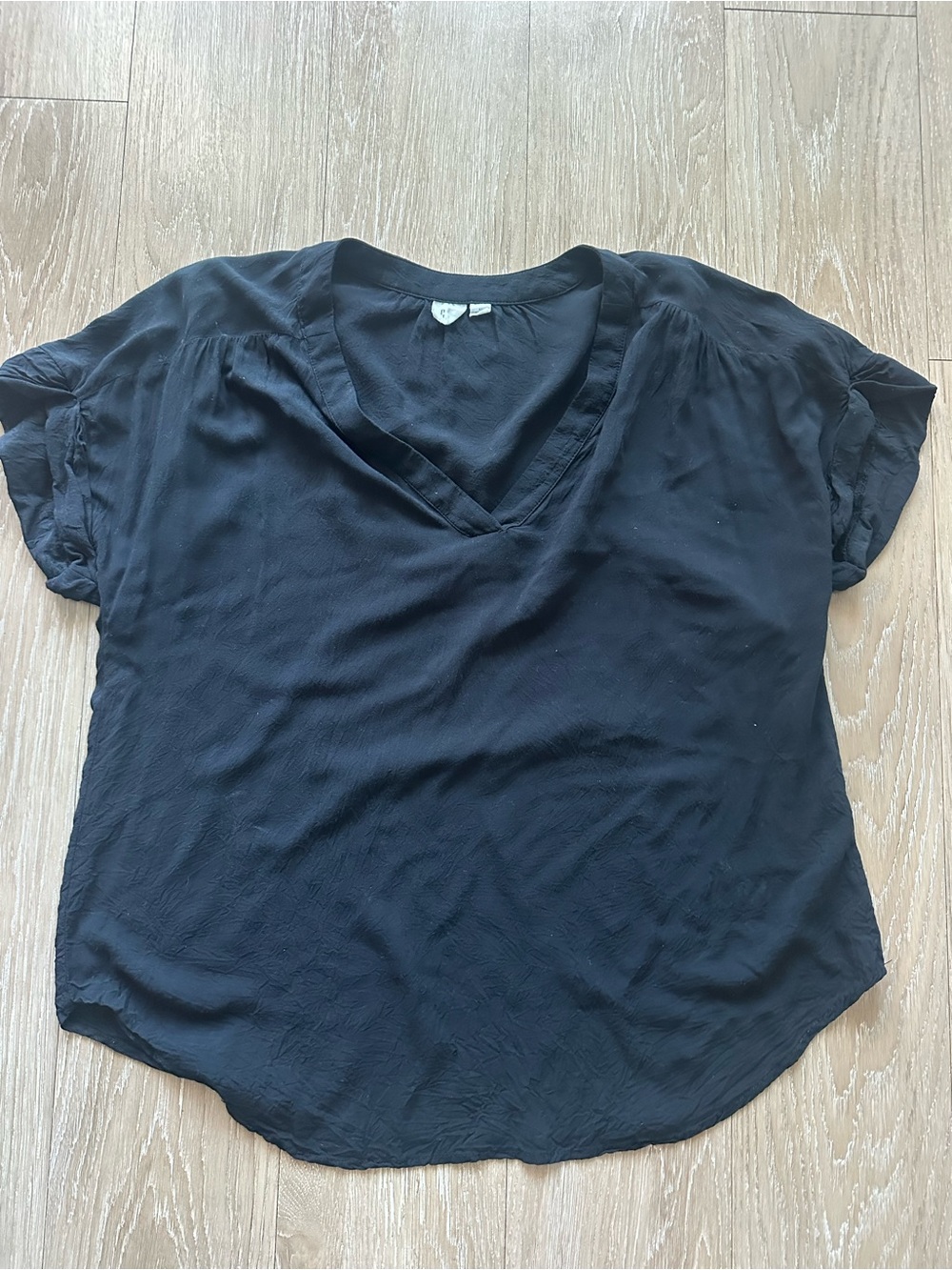 GAP Black V-Neck Short Sleeve Blouse
